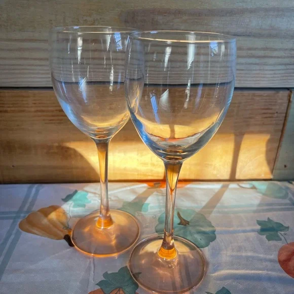 Luminarc France Pink Rose Stem  Wine Glass 12 fl. oz. Set of Two - Picture 2 of 3